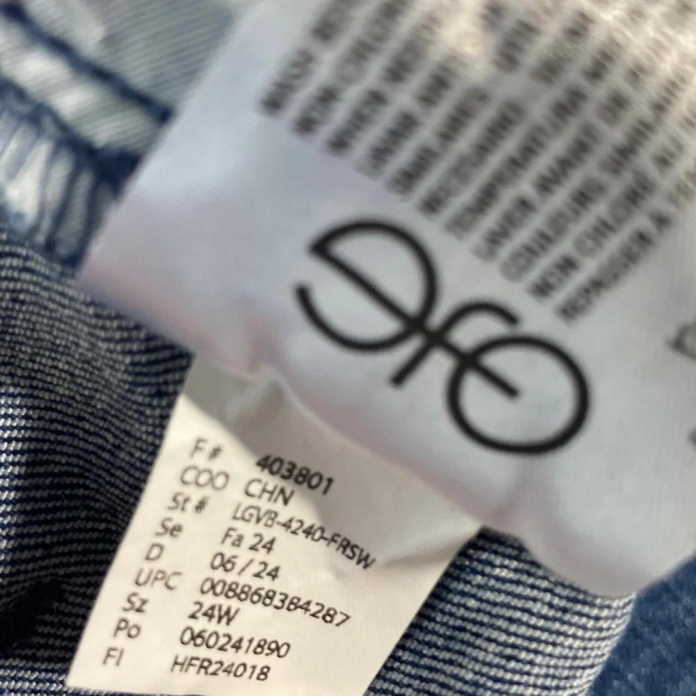 Gloria Vanderbilt Amanda jean short with slimming panel flawless stretch 24W - Picture 13 of 16